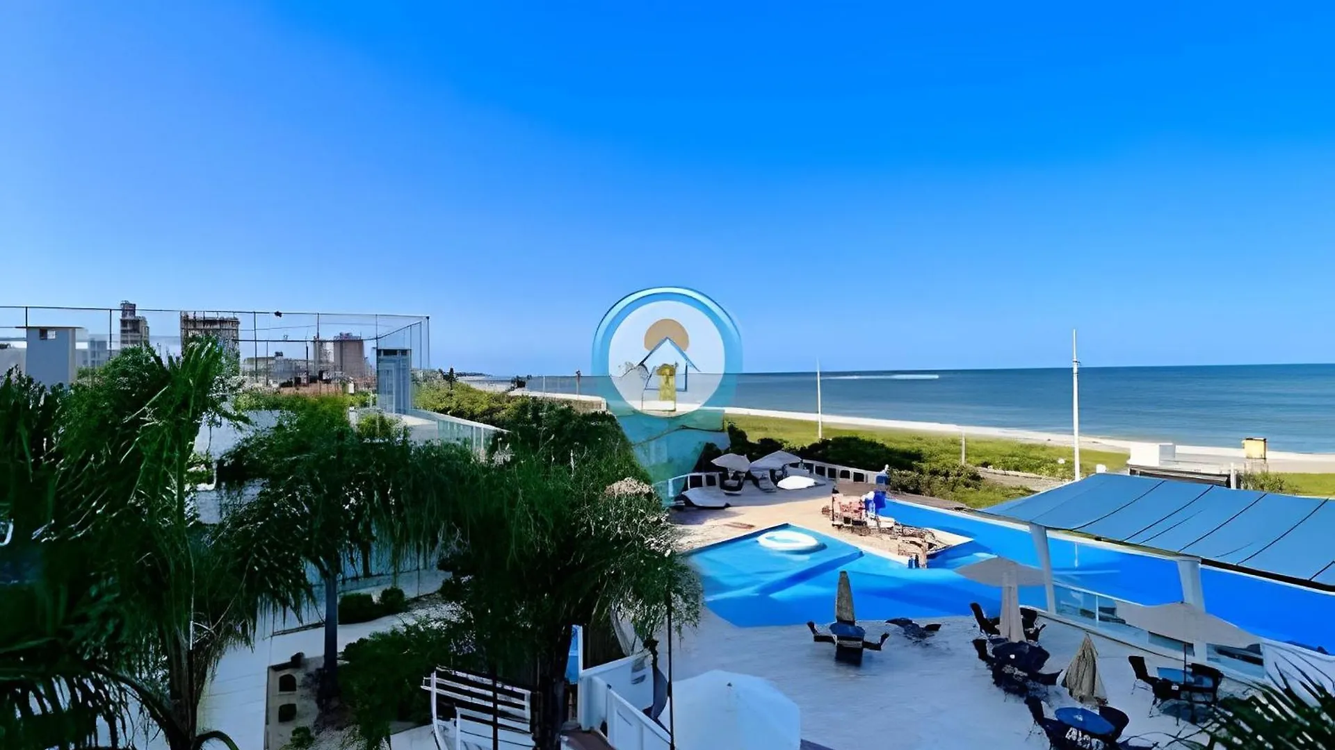 Conforto, Praia Pe Na Areia E Beto Carrero Piçarras Brasil