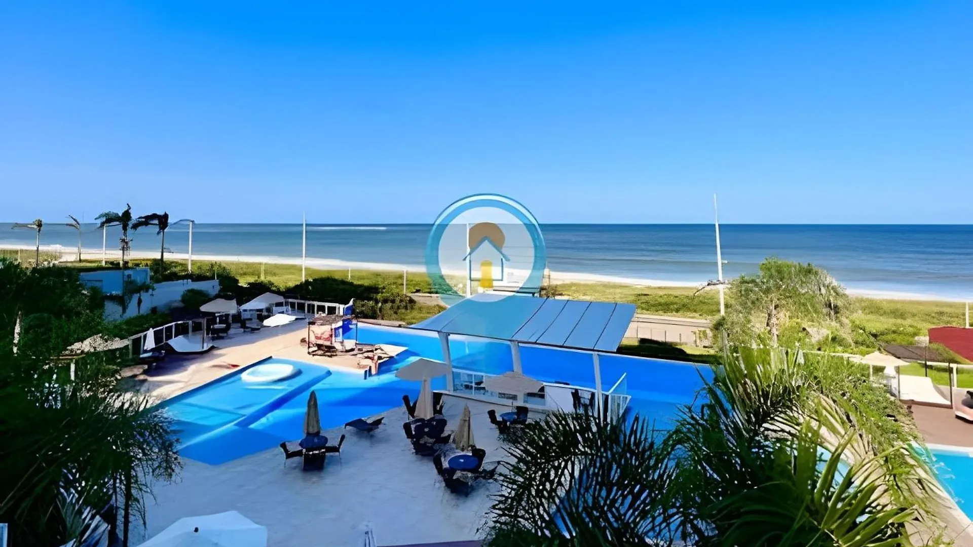 Conforto, Praia Pe Na Areia E Beto Carrero Piçarras Brasil